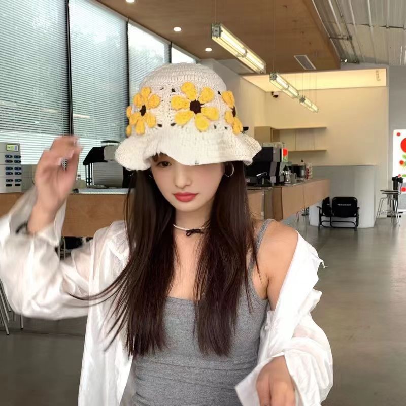 Women's Retro Versatile Handmade Yarn Flower Knitted Hat And Cap