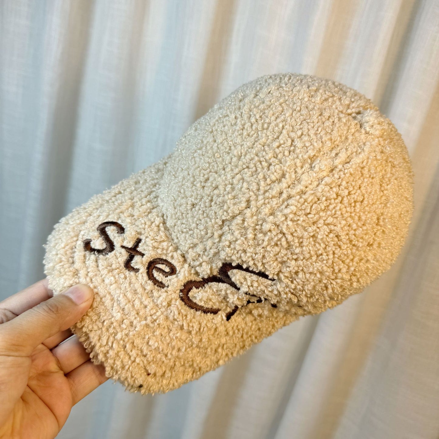 Outdoor Upgrade Warm Lamb Fur Makes Face Look Small Embroidered Letters Peaked Cap